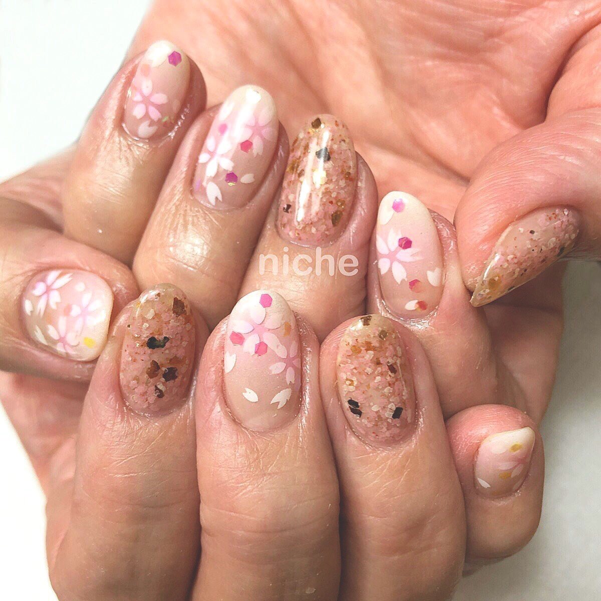 春 卒業式 入学式 ハンド ラメ Nailsalonniche ネイルサロンニッチのネイルデザイン No ネイルブック