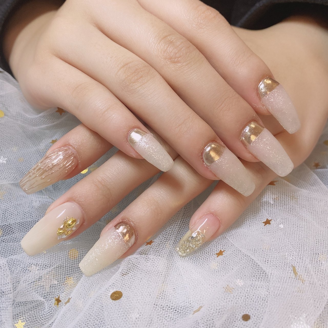 ベージュ シルバー メタリック パンダ Nail 川崎のネイルデザイン No ネイルブック