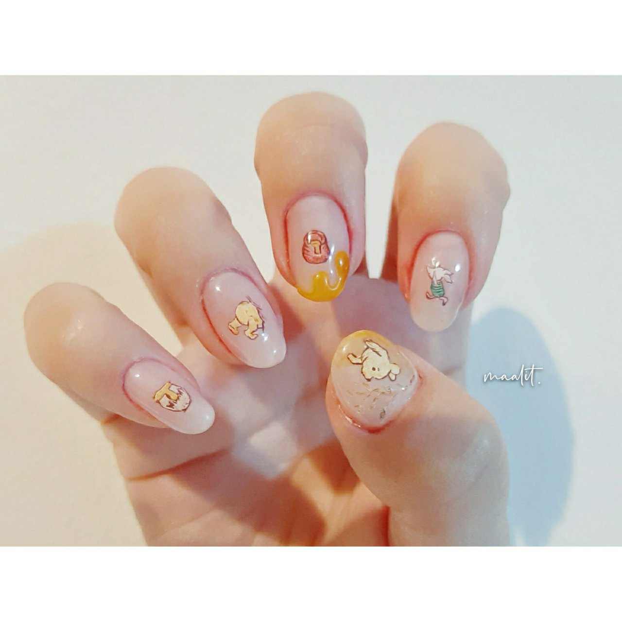 春 オールシーズン ハンド キャラクター ホワイト 𝙼𝚊𝚊𝚕𝚒𝚝 𝙽𝚊𝚝𝚜𝚞𝚖𝚒のネイル デザイン No ネイルブック