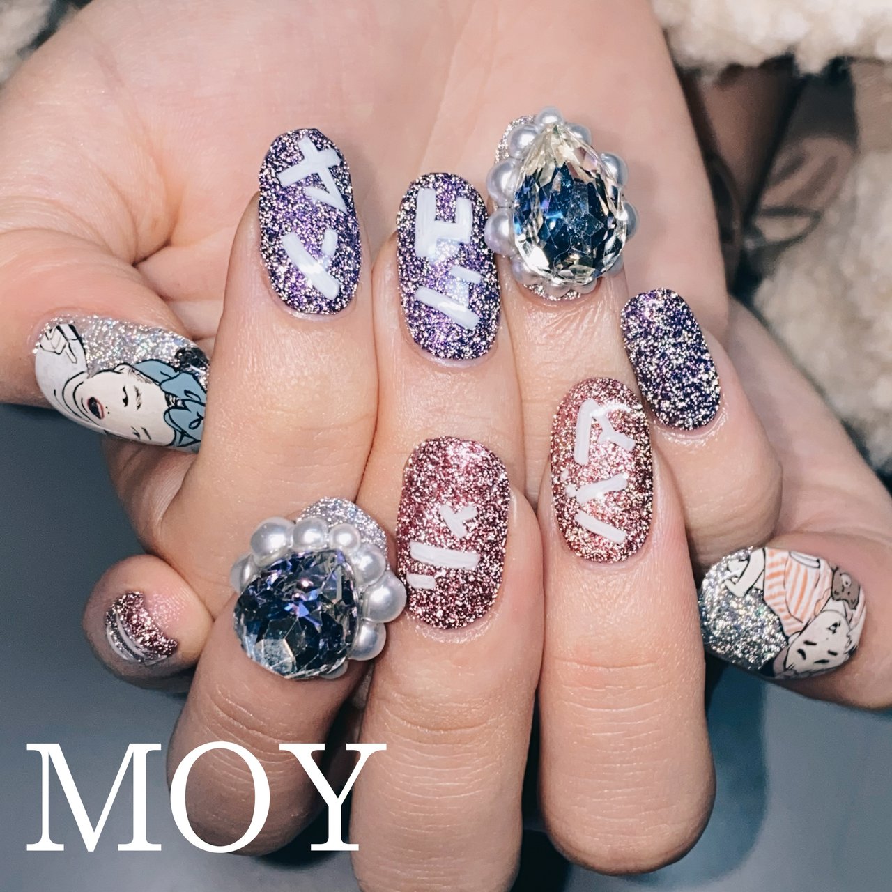 オールシーズン ハンド ラメ ビジュー 痛ネイル Moy 御幡花音のネイルデザイン No ネイルブック