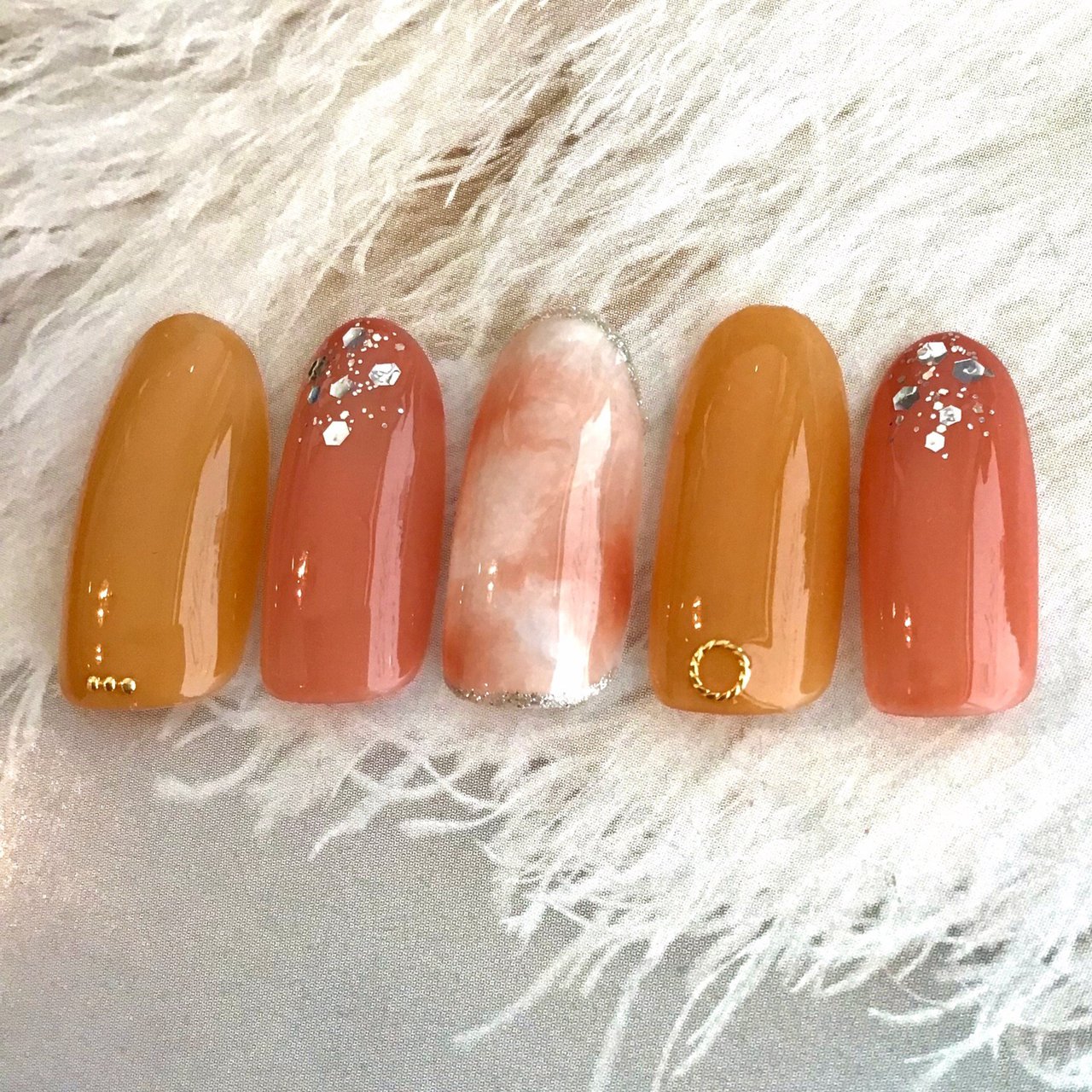 ハンド シンプル ラメ タイダイ ホワイト 安田真依のネイルデザイン No ネイルブック