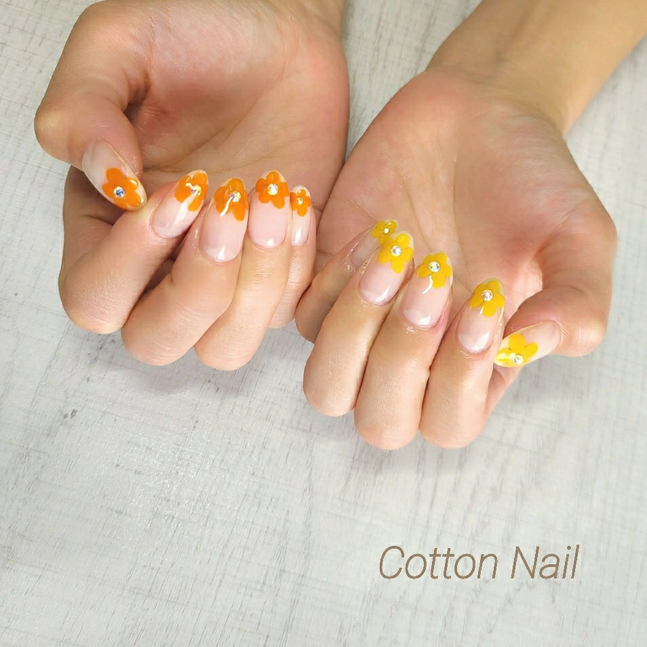 春 ハンド フラワー オレンジ イエロー Cotton Nailのネイルデザイン No ネイルブック