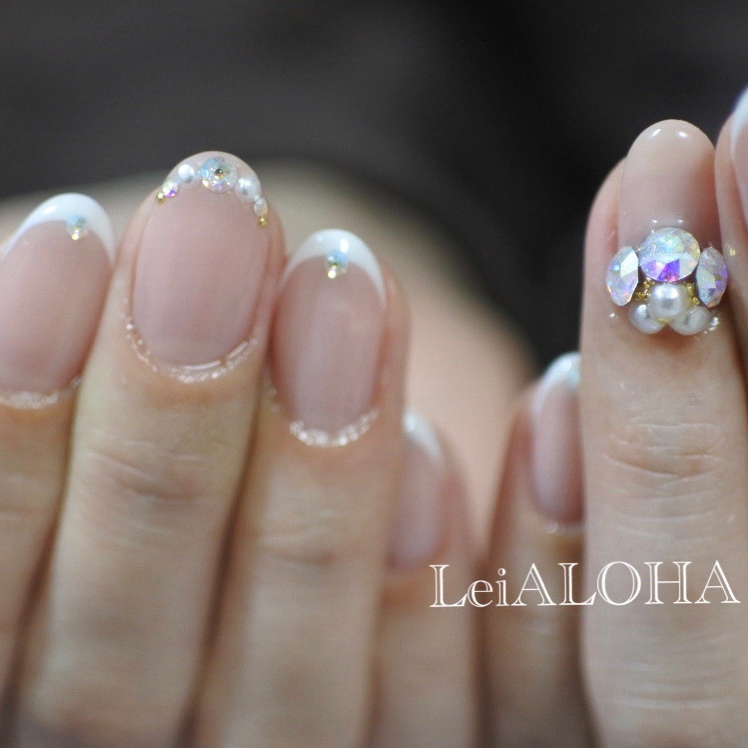 フレンチ ワンカラー ビジュー Leialoha1103のネイルデザイン No ネイルブック