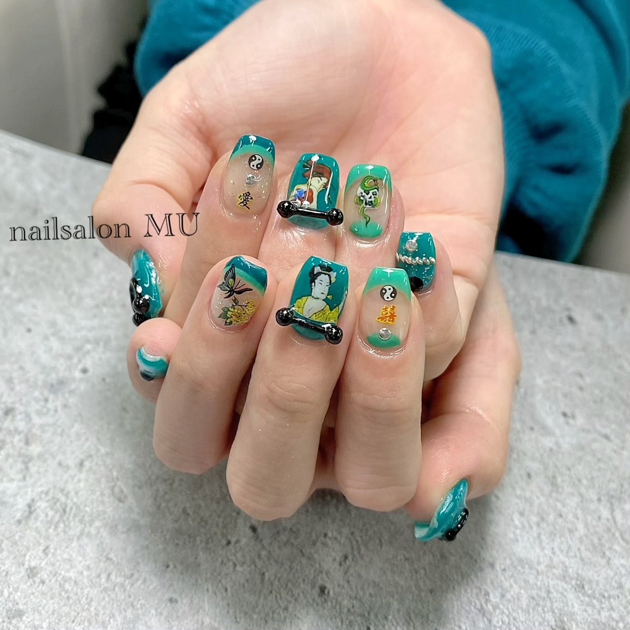 フレンチ 変形フレンチ ラメ キャラクター デコ Nailsalon Mu ミウ のネイルデザイン No ネイルブック