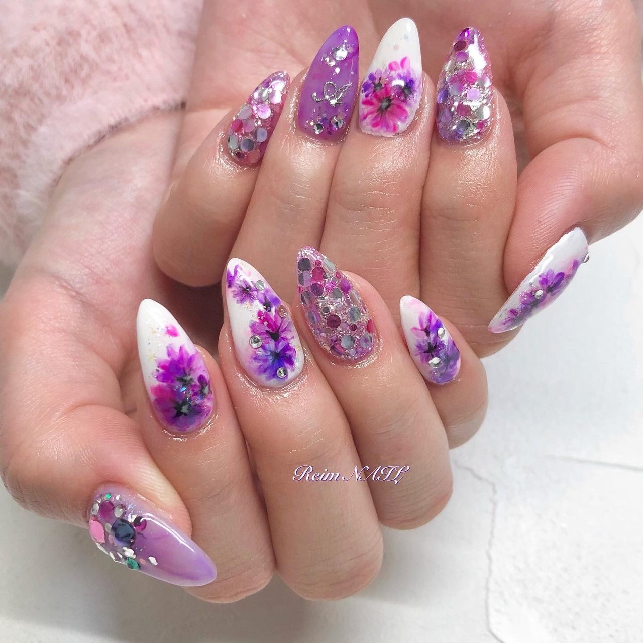 オールシーズン ハンド ホログラム ワンカラー ビジュー Reimのネイルデザイン No ネイルブック