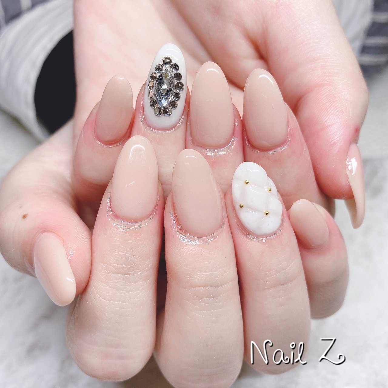 ハンド シンプル ビジュー 3d キルティング Nail Z ネイルジー のネイルデザイン No ネイルブック