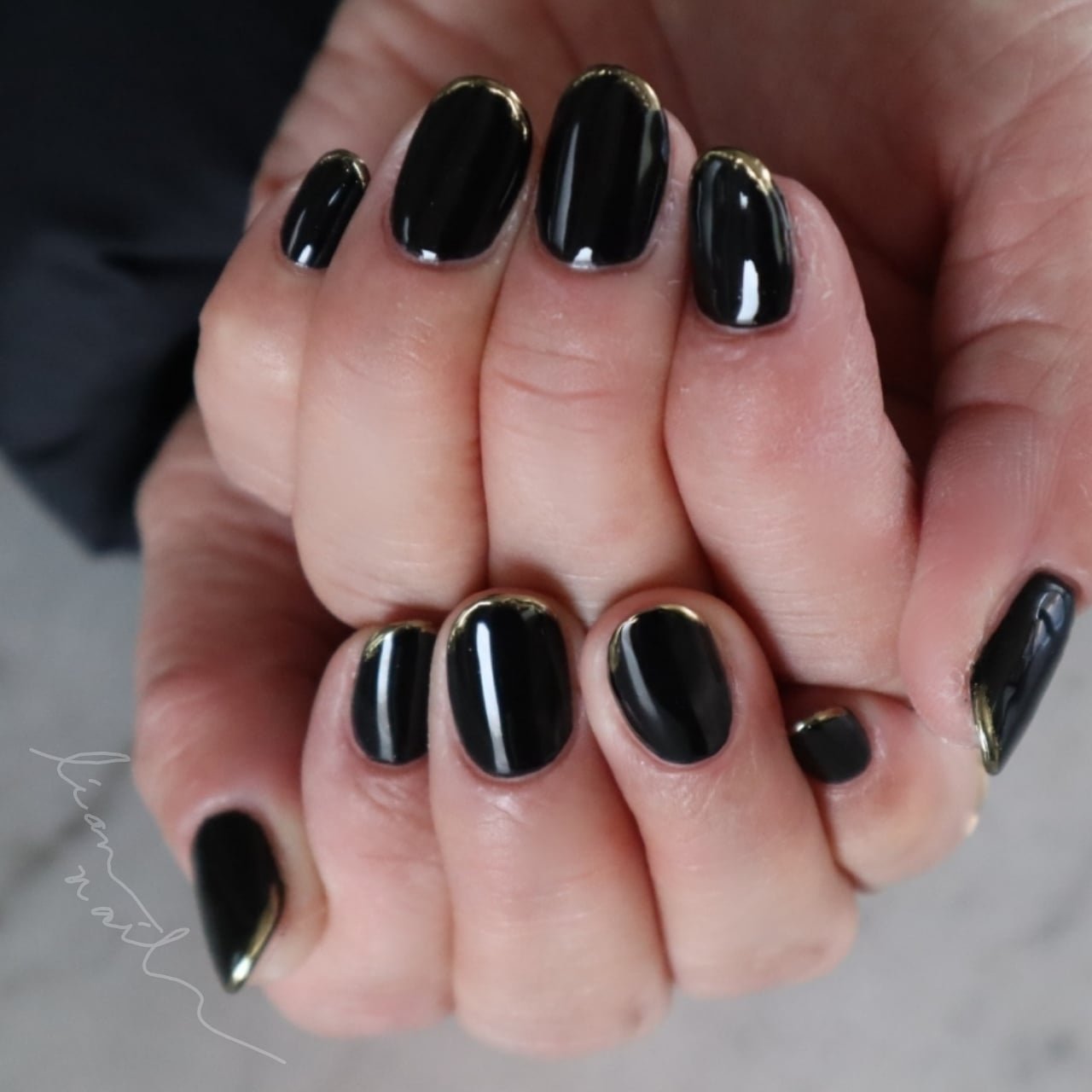 ハンド ブラック ゴールド ジェルネイル Lian Nail リアン ネイル のネイルデザイン No ネイルブック