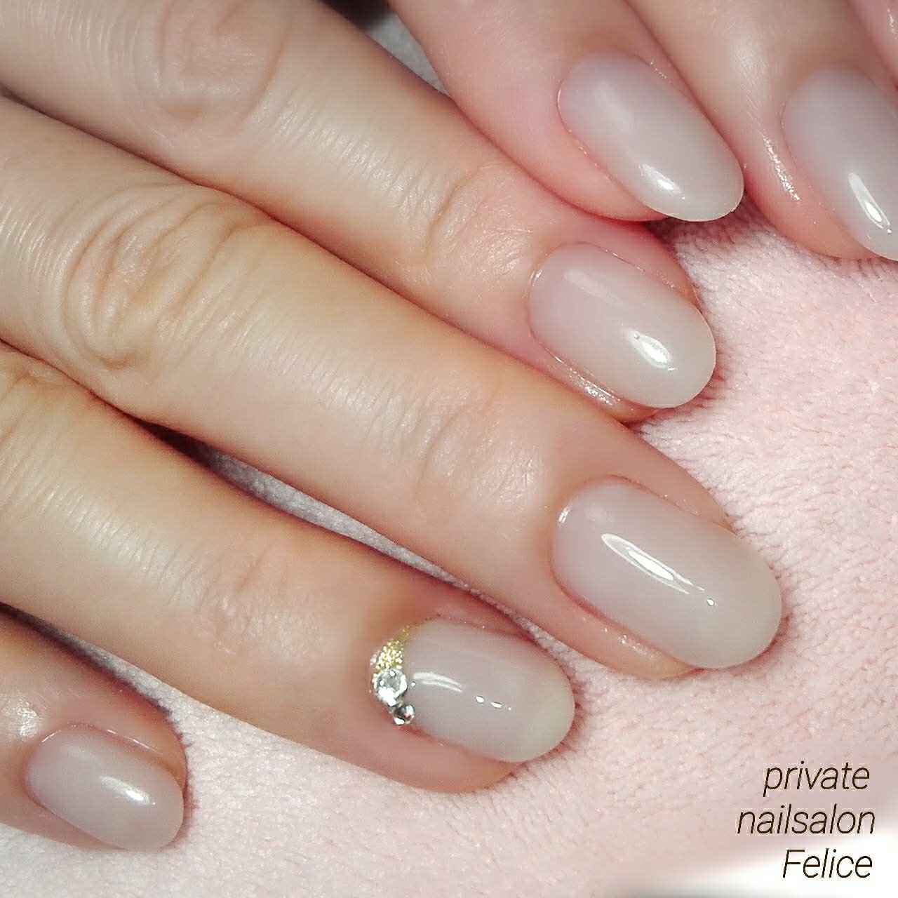 オールシーズン 卒業式 入学式 オフィス ハンド りえ 熊本光の森ﾌﾟﾗｲﾍﾞｰﾄﾈｲﾙｻﾛﾝ ﾌｪﾘｰﾁｪ のネイル デザイン No ネイルブック