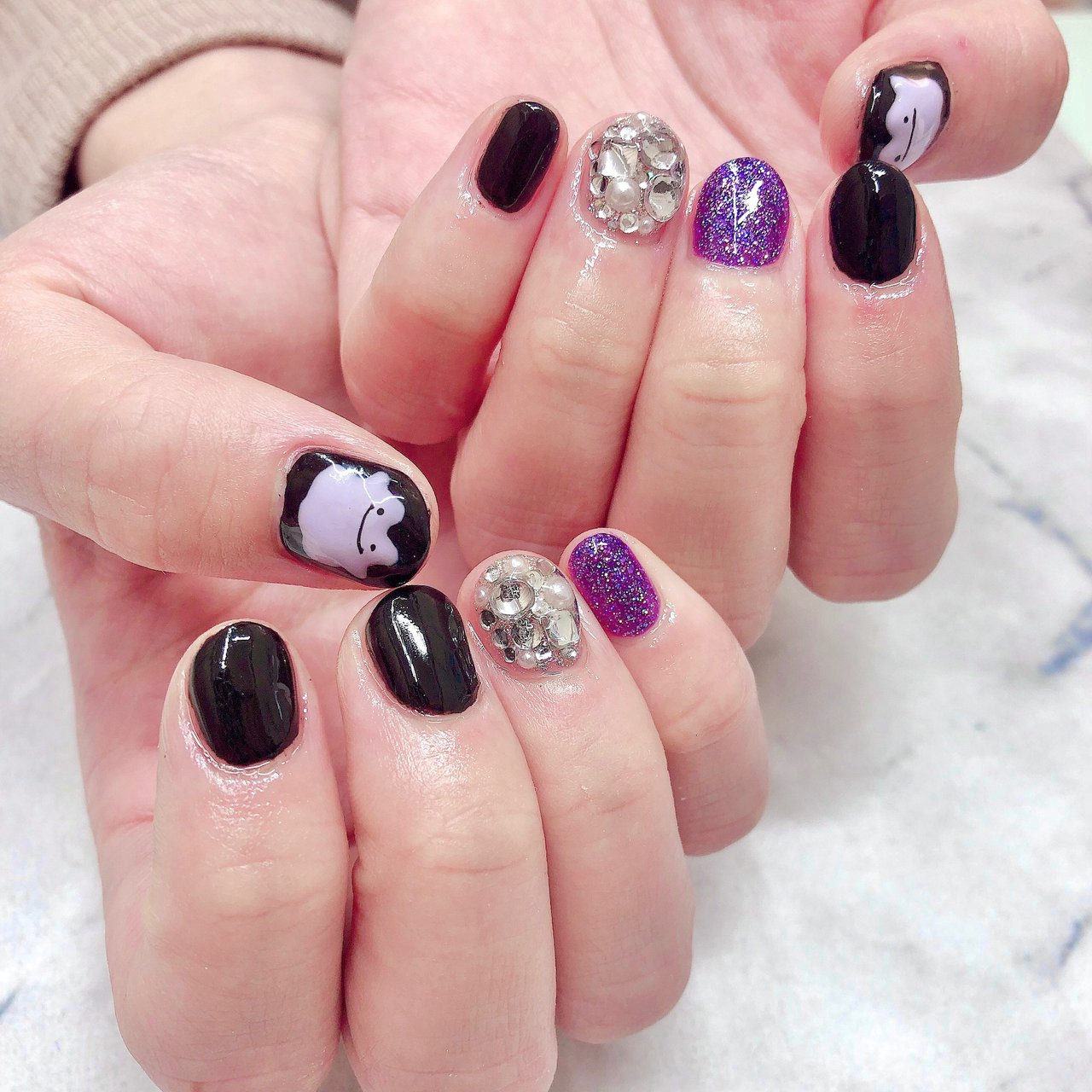 パープル ブラック Crystal R Nail Salon のネイルデザイン No ネイルブック