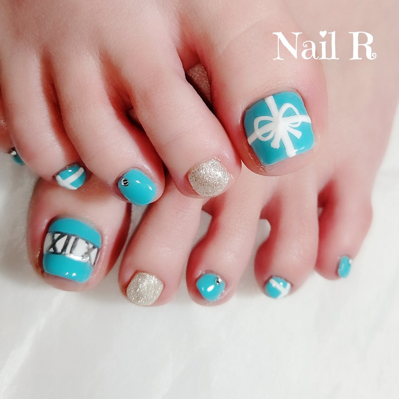 オールシーズン ビジュー ラメ イニシャル ブランド柄 神栖ネイルアールのネイルデザイン No ネイルブック