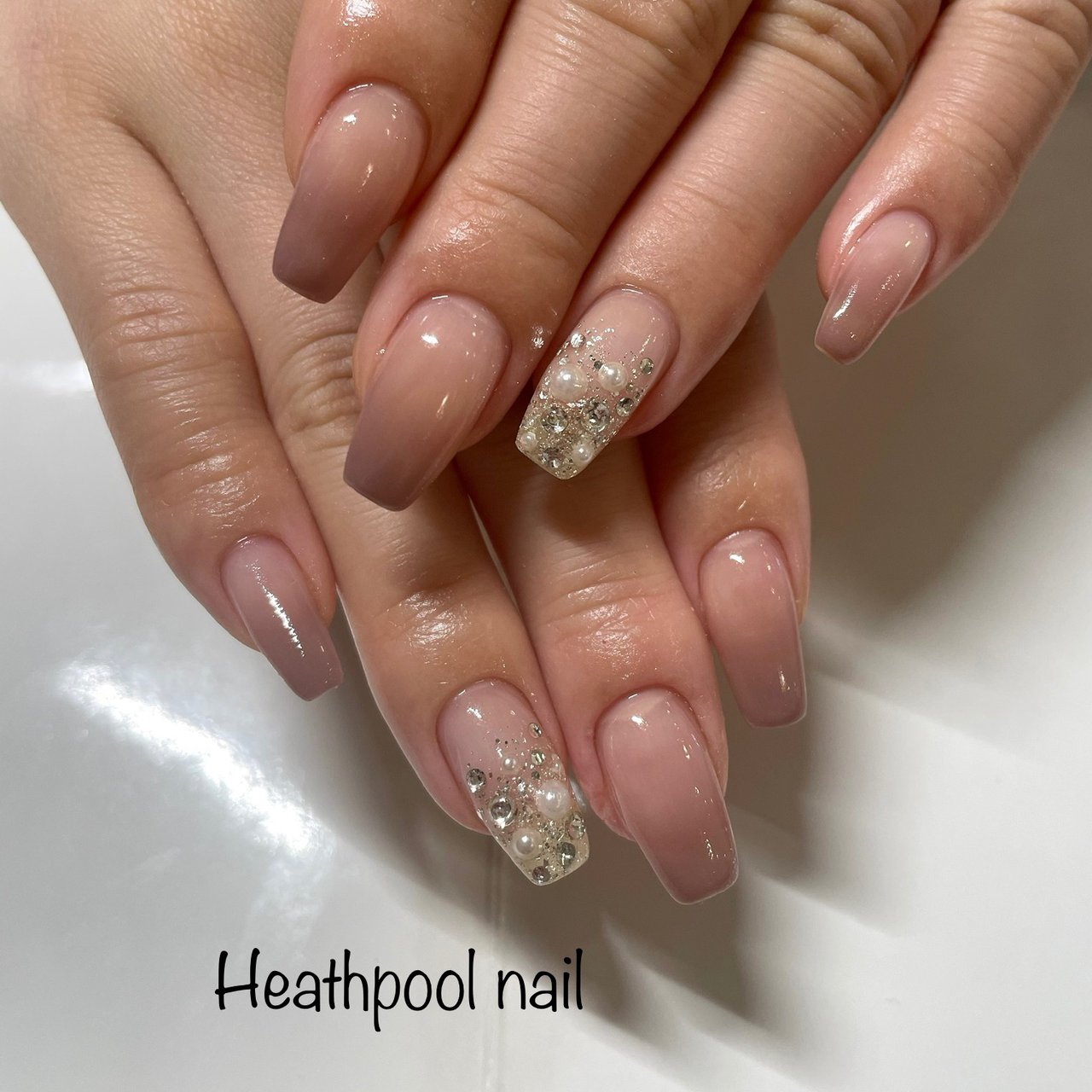 ハンド グラデーション ラメ パール グレージュ Heathpoolnailのネイルデザイン No ネイルブック