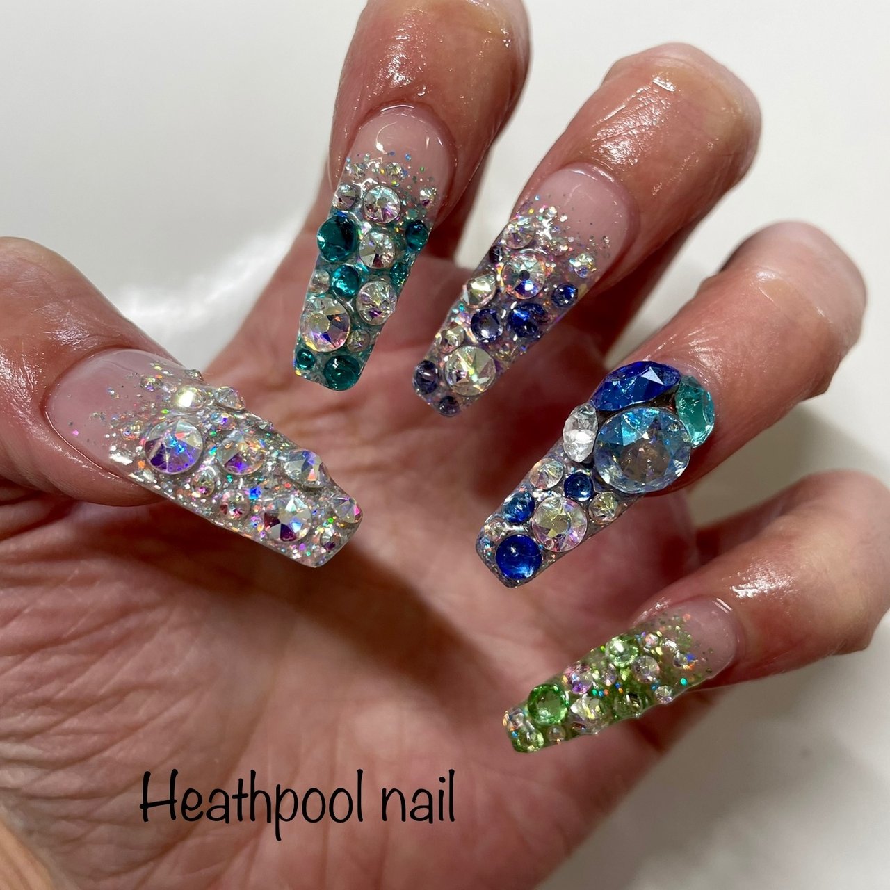 ハンド ホログラム ラメ ビジュー カラフル Heathpoolnailのネイルデザイン No ネイルブック