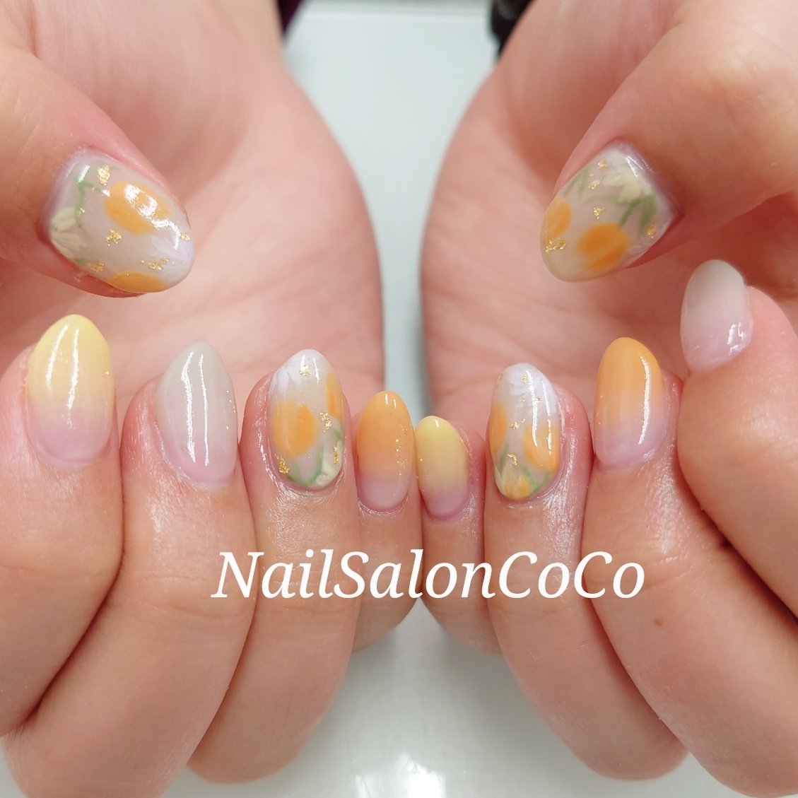 ハンド グラデーション フラワー オレンジ イエロー Nailsaloncocoのネイルデザイン No ネイルブック