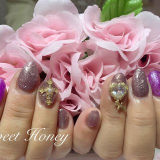 超キラキラグリッターネイル💅💎✨ 
派手好きのお客様で
キラキラにさせて頂きました💕

プライベートサロンのため1日の施術は
3人までと決めております💦💦
ご希望に添えない場合がありましても、
キャンセルが出次第、ご予約をお取りできますので
ご連絡くださいませ♥

#グリッターネイル #キラキラネイル #パーツネイル #ラメネイル #派手ネイル #ギャルネイル #豊田市 #愛知県 #知立市 #豊明市 #日進市 #東郷町 #みよし市 #深夜営業 #深夜営業ネイルサロン #自宅サロン #プライベートサロン #夜職 #風俗嬢 #キャバ嬢 #クロスネイル #v系 #ヴィジュアル系 #スカルプネイル #スカルプ #スカルプチュアネイル #ジェルスカルプ #オールシーズン #パーティー #シンプル #ホログラム #ラメ #ワンカラー #ロック #ショート #パープル #シルバー #メタリック #ジェルネイル #お客様 #🐰🎀♡ʾʾ #ネイルブック