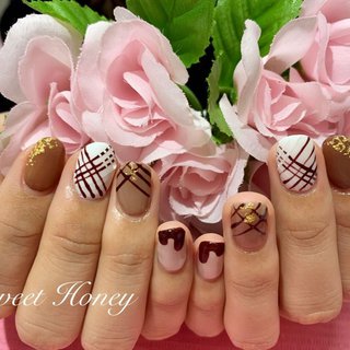 バレンタイン🍫チョコネイル 
アートしてる途中も
チョコで施術してるみたいと喜んで頂けました💕💕
恋する乙女は素敵です٩(ˊᗜˋ*)و

#バレンタイン #バレンタインチョコ #チョコ #チョコレート #バレンタインネイル #ホワイトチョコ #ジェルスカルプ #スカルプチュア #スカルプネイル #豊田市 #愛知県 #日進市 #東郷町 #豊明市 #みよし市 #知立市 #風俗嬢 #キャバ嬢 #ガールズバー #夜職 #プライベートサロン #自宅サロン #深夜営業 #深夜営業ネイルサロン #冬 #デート #スイーツ #アイシング #ショート #ホワイト #ブラウン #グレージュ #ジェルネイル #お客様 #🐰🎀♡ʾʾ #ネイルブック