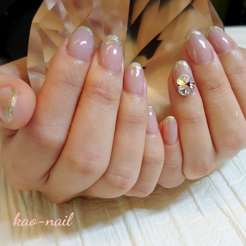 オールシーズン オフィス ハンド フレンチ ビジュー Kao Nailのネイルデザイン No ネイルブック