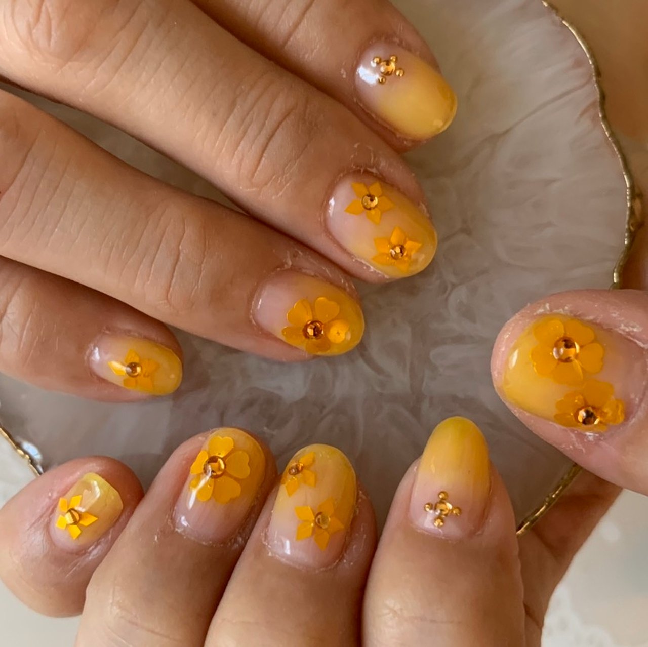 グラデーション ホログラム フラワー オレンジ イエロー Maki45のネイルデザイン No ネイルブック