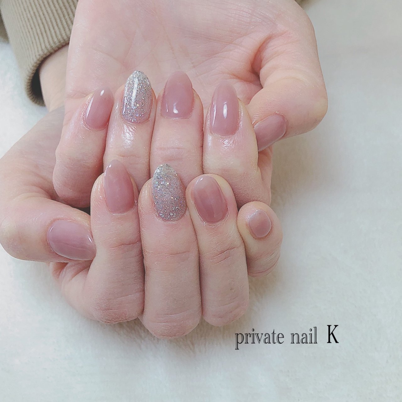 オールシーズン オフィス ハンド ラメ ワンカラー Nailkのネイルデザイン No ネイルブック
