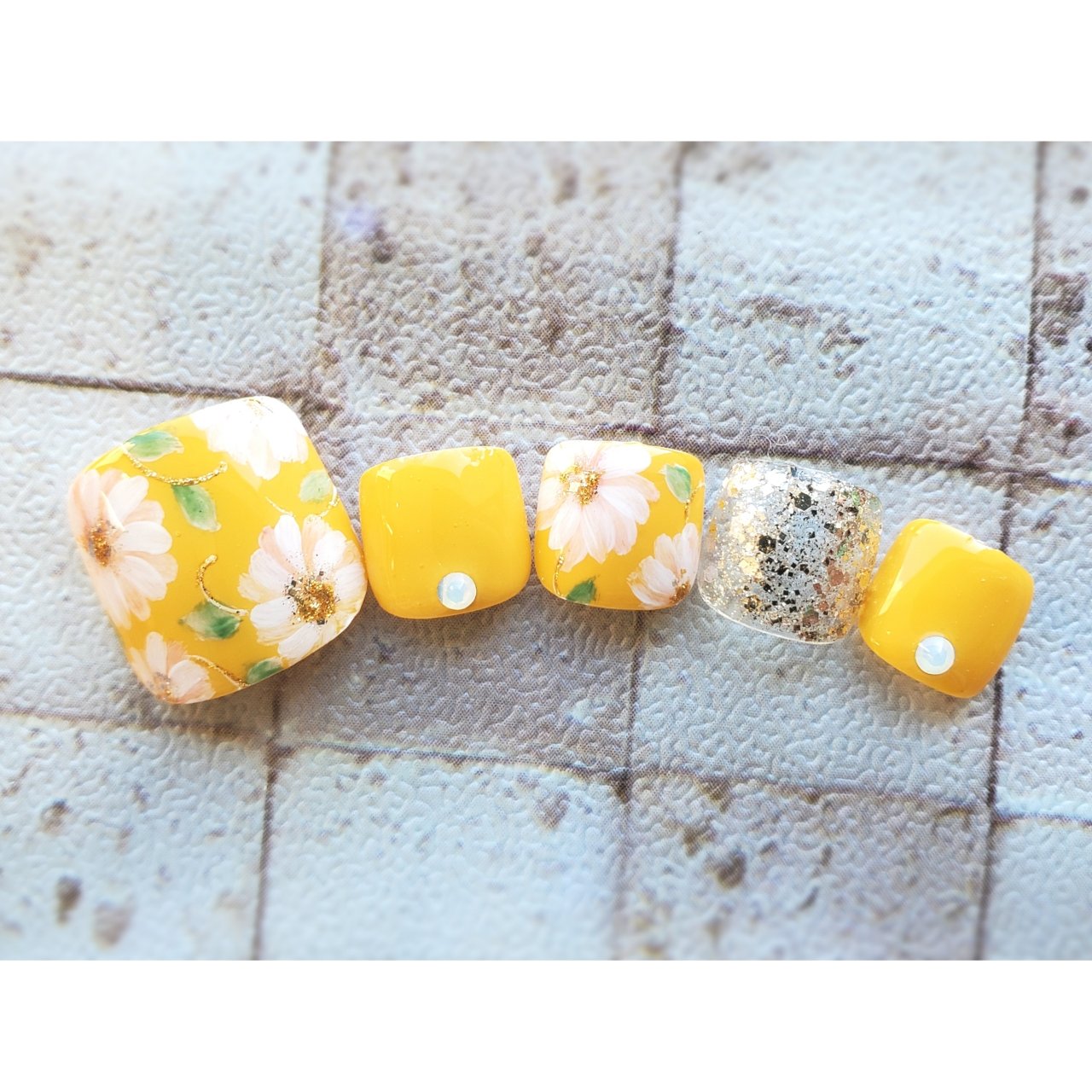 春 夏 オールシーズン フット フラワー Lattenail Kokuraのネイルデザイン No ネイルブック