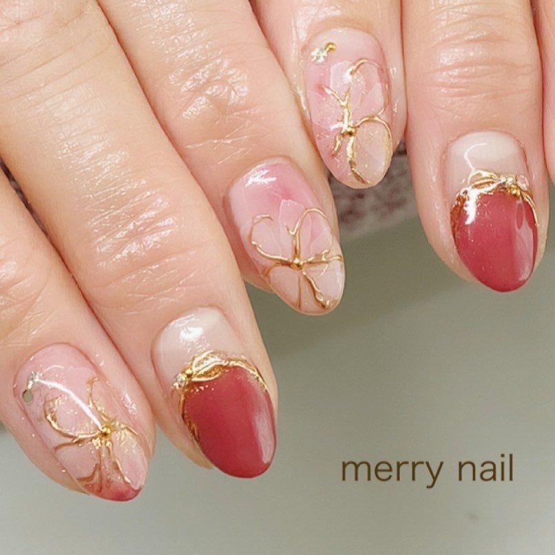 春 ハンド 変形フレンチ フラワー レッド Merrynail メリーネイル のネイルデザイン No ネイルブック