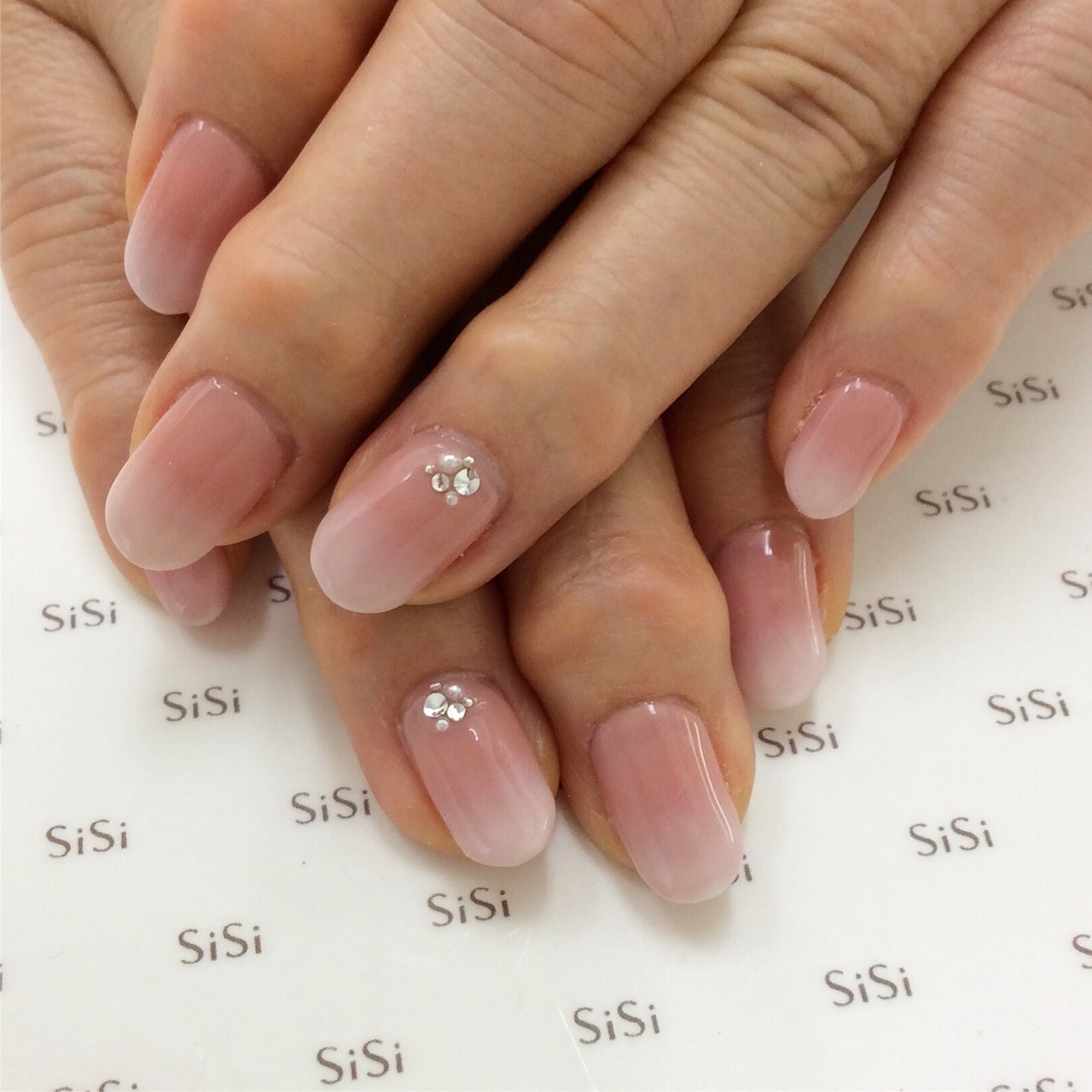 オールシーズン ブライダル パーティー デート シンプル Nailsalon Sisi ネイルサロンシシ 東銀座のネイル デザイン No ネイルブック