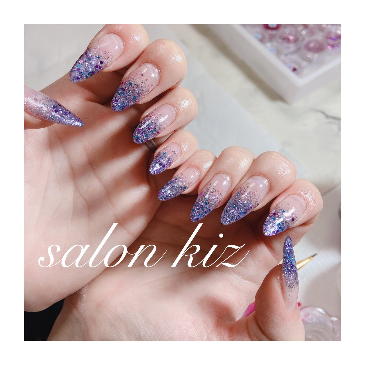 オールシーズン ハンド グラデーション ホログラム ラメ Salon Kiz のネイルデザイン No ネイルブック