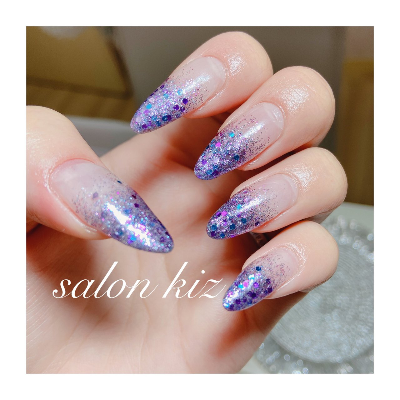 オールシーズン ハンド グラデーション ホログラム ラメ Salon Kiz のネイルデザイン No ネイルブック