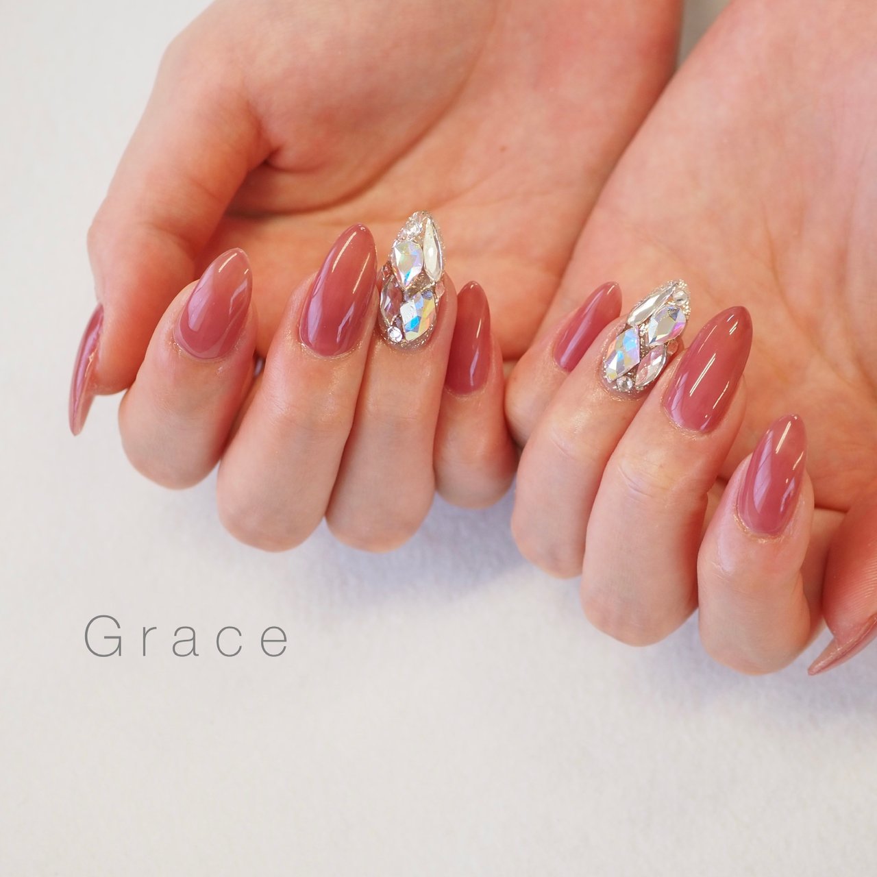 オールシーズン ハンド シンプル ビジュー ロング Grace Miyabiのネイルデザイン No ネイルブック