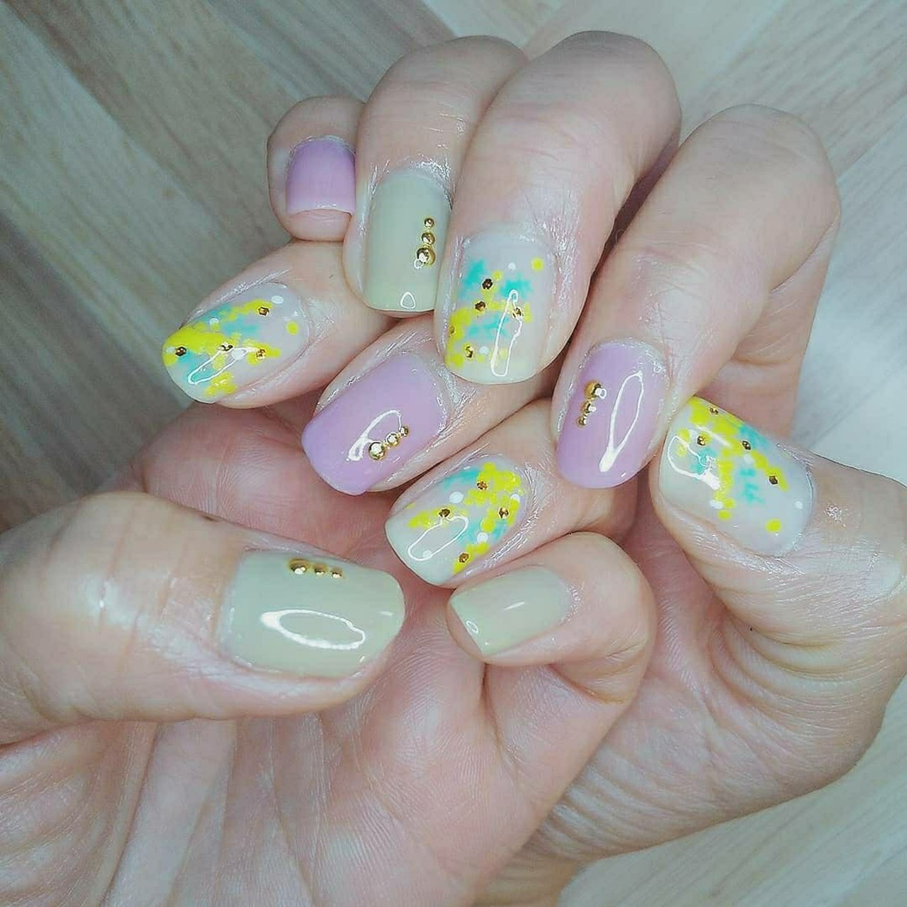 春 フラワー イエロー グリーン パープル Pomのネイルデザイン No ネイルブック