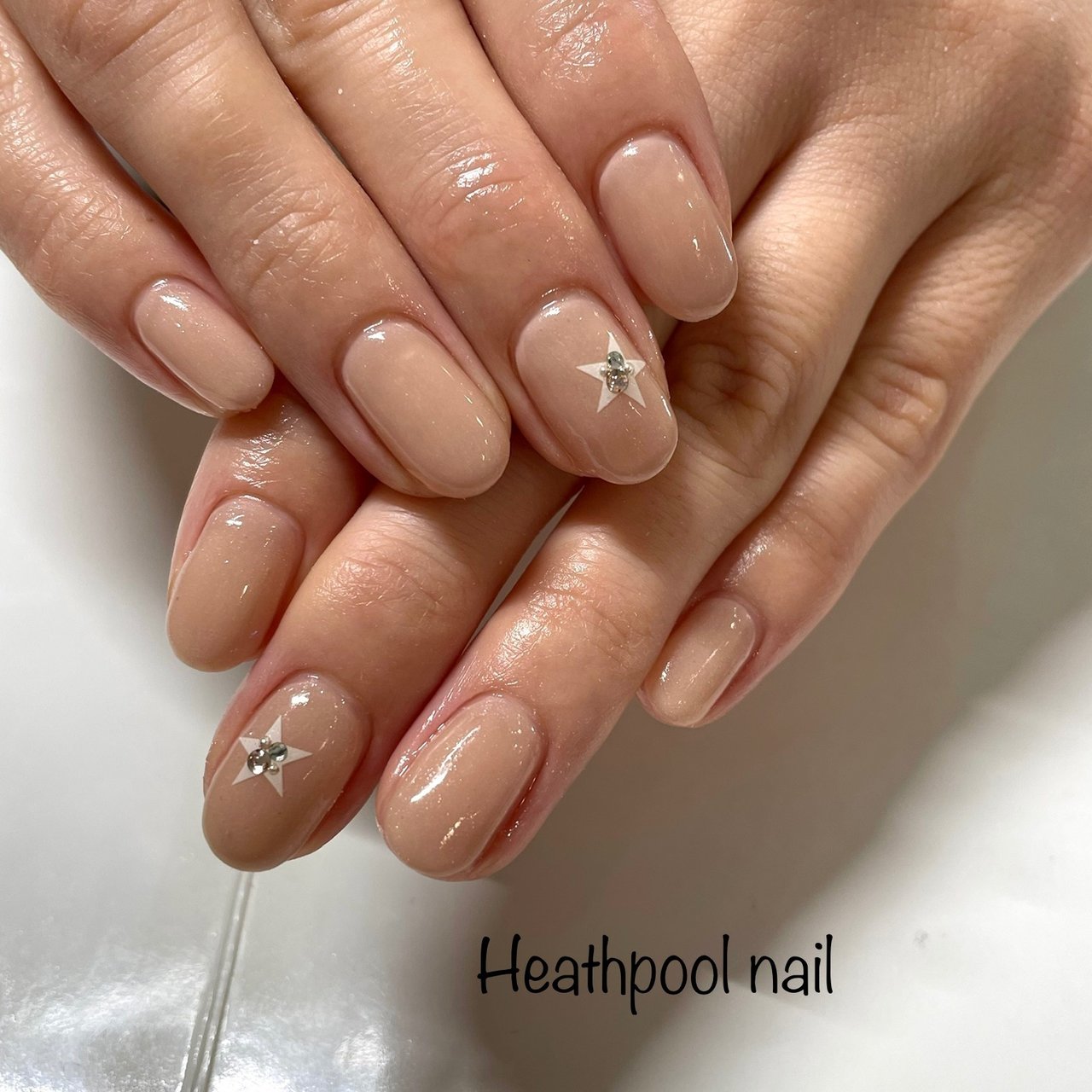 ハンド シンプル 星 グレージュ ジェル Heathpoolnailのネイルデザイン No ネイルブック