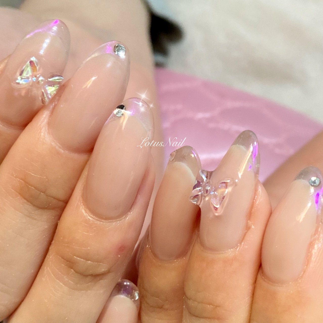 トレンドネイルデザイン 最先端デザインのクリアフレンチネイル Eyelash Nail Alpha アイラッシュアンドネイルアルファドット