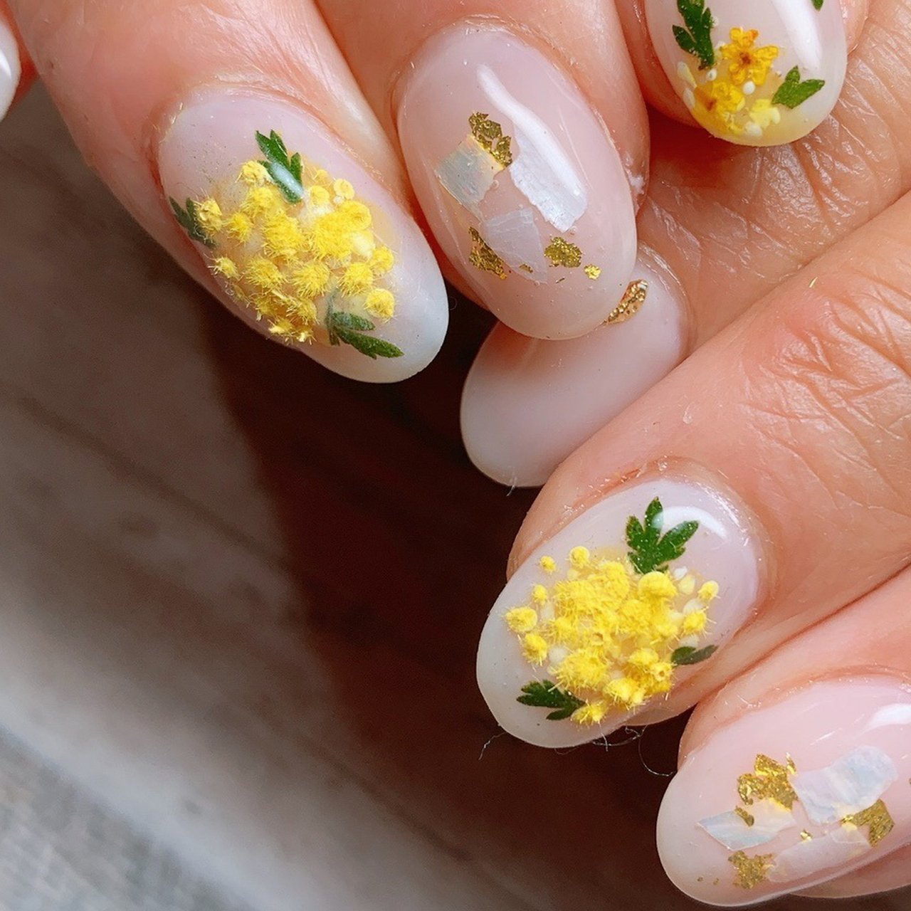 春 ハンド 押し花 ミディアム ホワイト Nail Breezeのネイルデザイン No ネイルブック