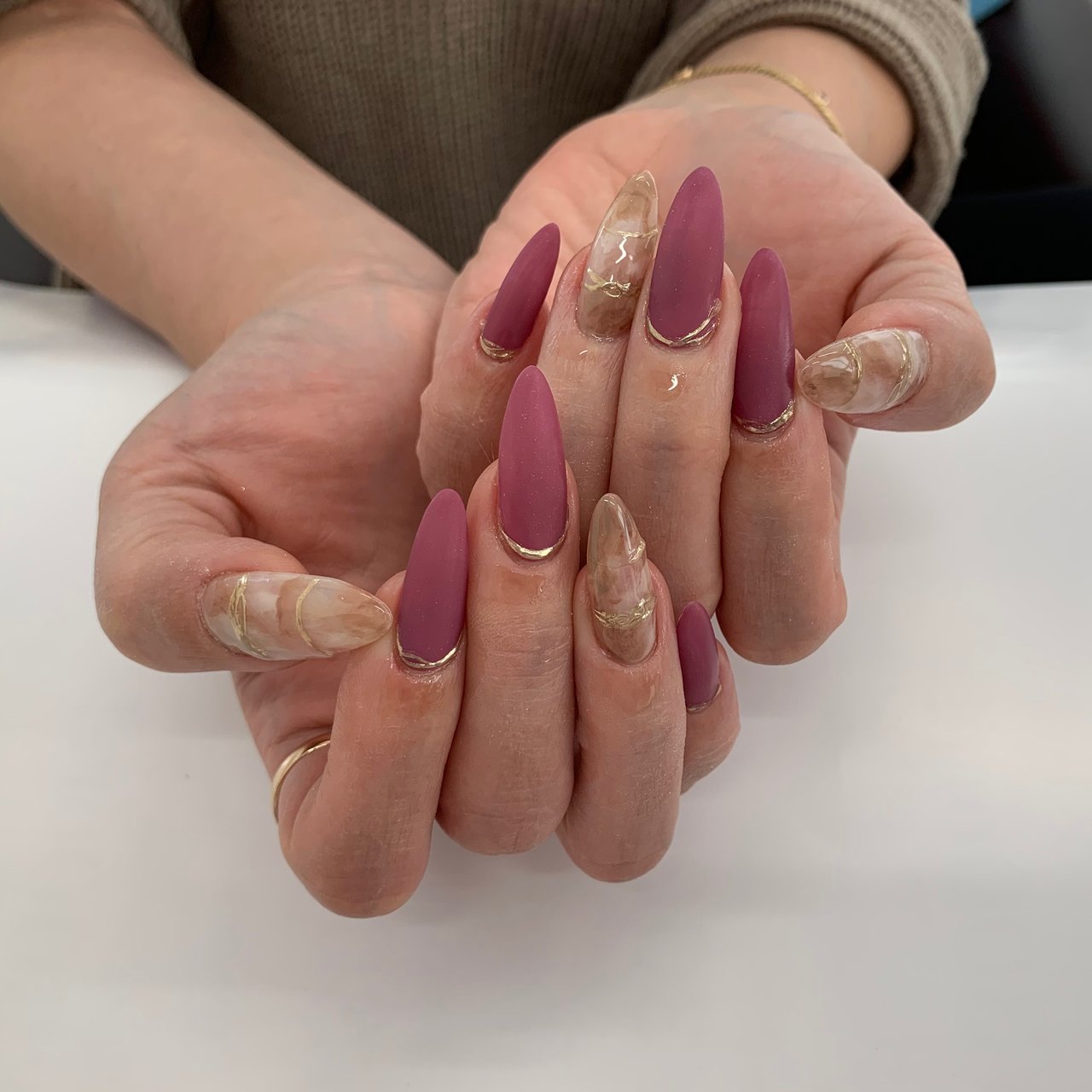 オールシーズン ハンド ニュアンス ミラー ロング Nailsalonwelinaのネイルデザイン No ネイルブック