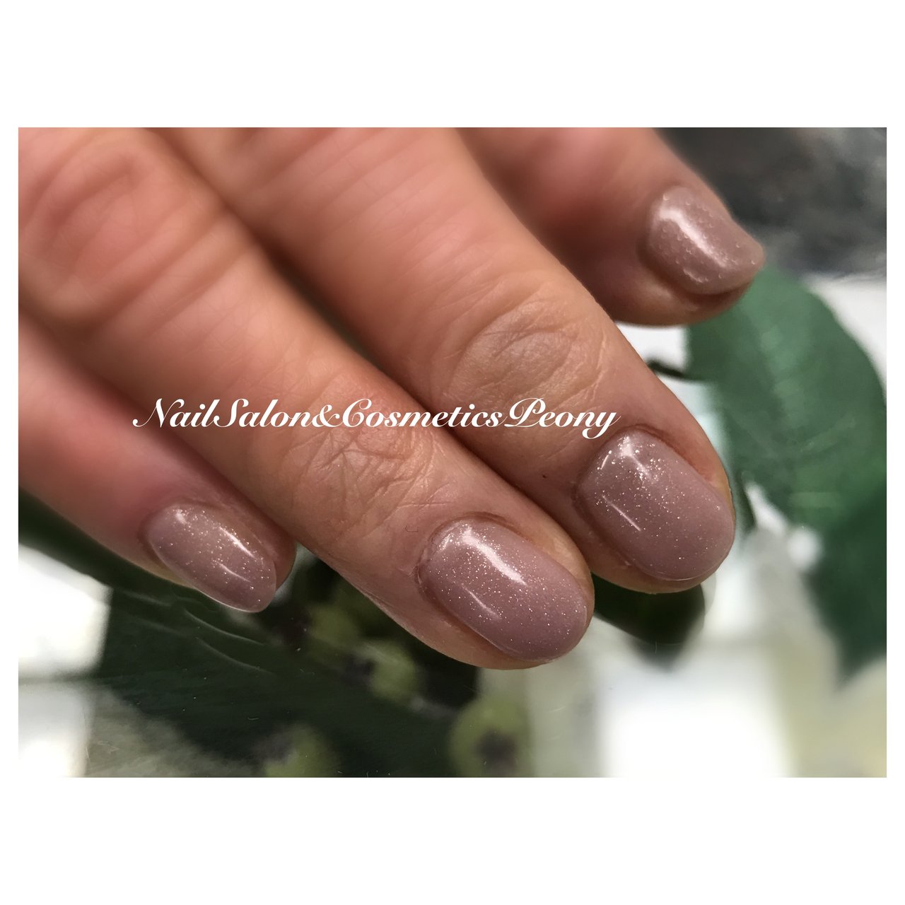 ハンド シンプル ワンカラー ショート グレージュ Peonyのネイルデザイン No ネイルブック