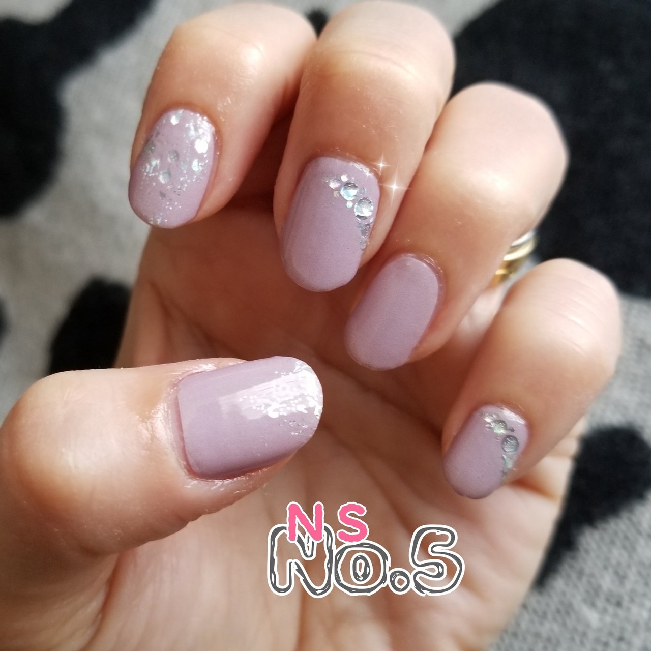 オールシーズン ハンド シンプル ホログラム ラメ かおりんぐ すみっち のネイルデザイン No ネイルブック