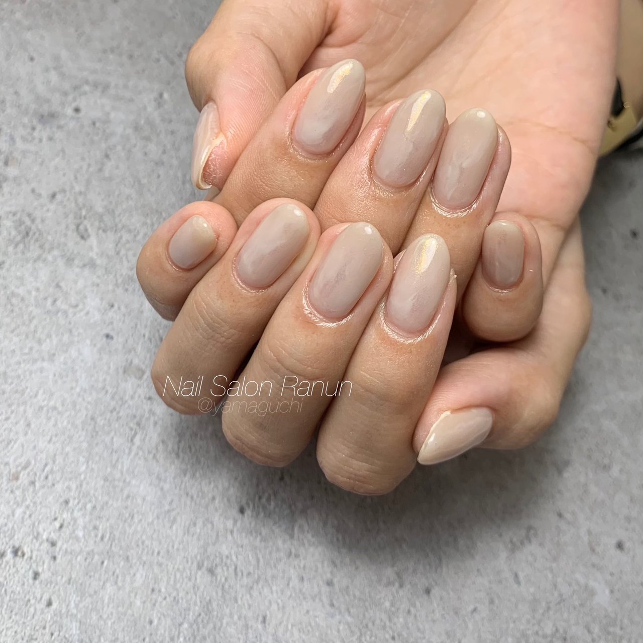 ハンド ホワイト ベージュ グレージュ ジェルネイル F Mokaのネイルデザイン No ネイルブック