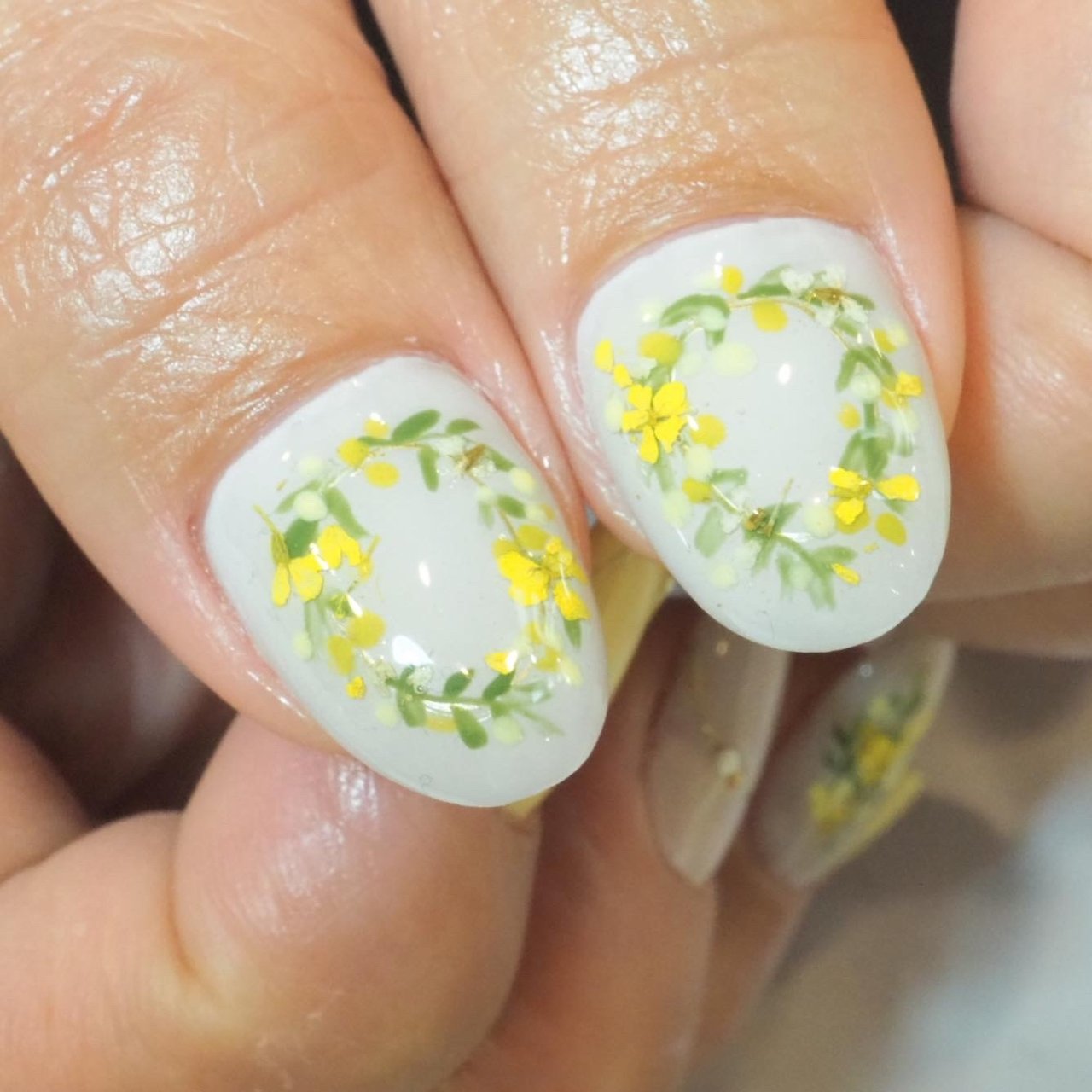 春 ハンド フラワー ボタニカル 押し花 Nailsalon Heavensのネイルデザイン No ネイルブック