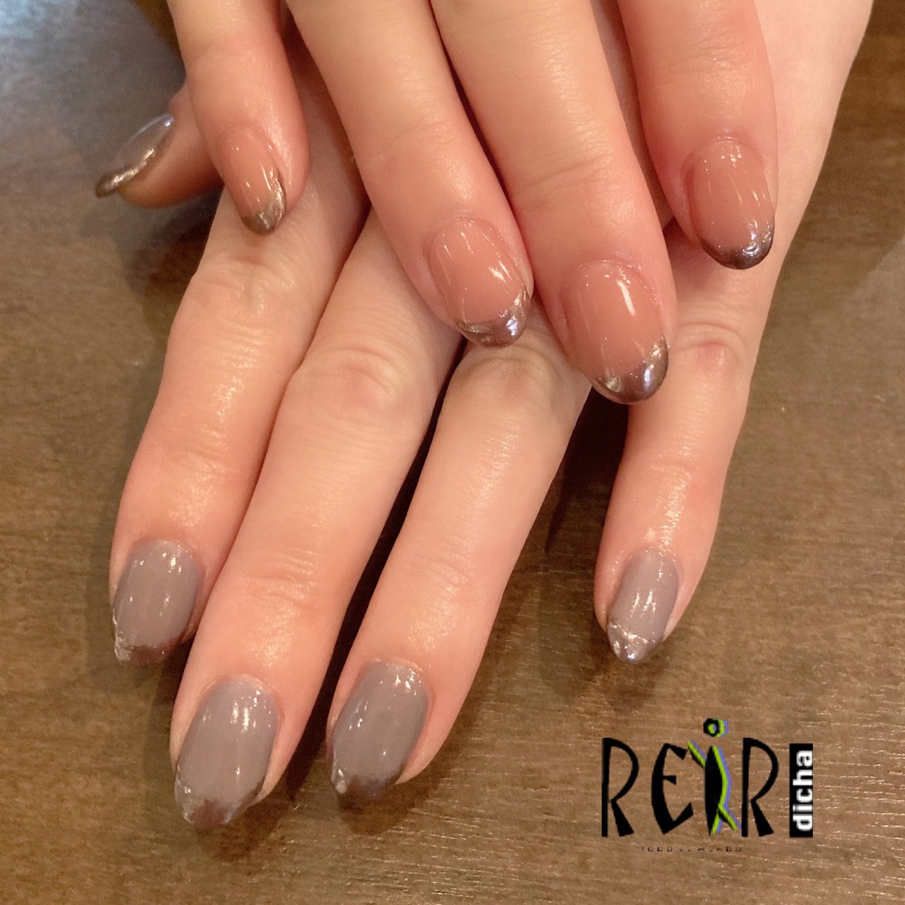 オールシーズン ハンド フレンチ ミディアム グレージュ レイールディッチャ ネイル スクールのネイルデザイン No ネイルブック