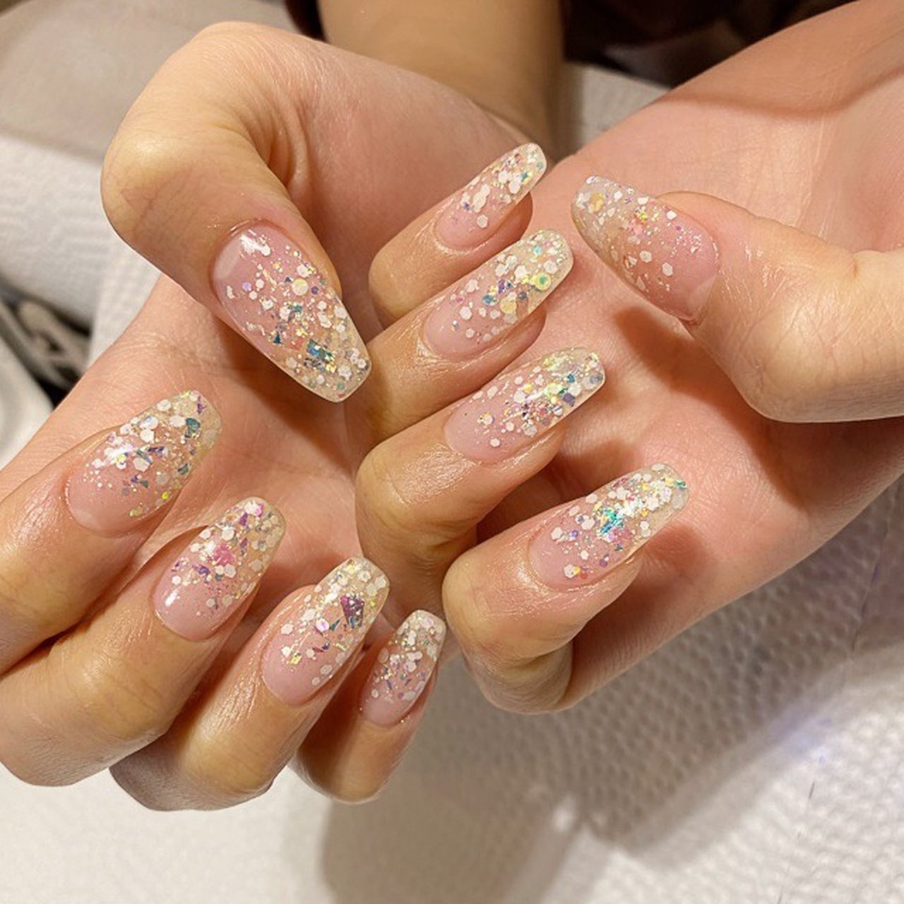 春 オールシーズン ハンド シンプル ホログラム Mami Private Nail Salon Fika のネイル デザイン No ネイルブック