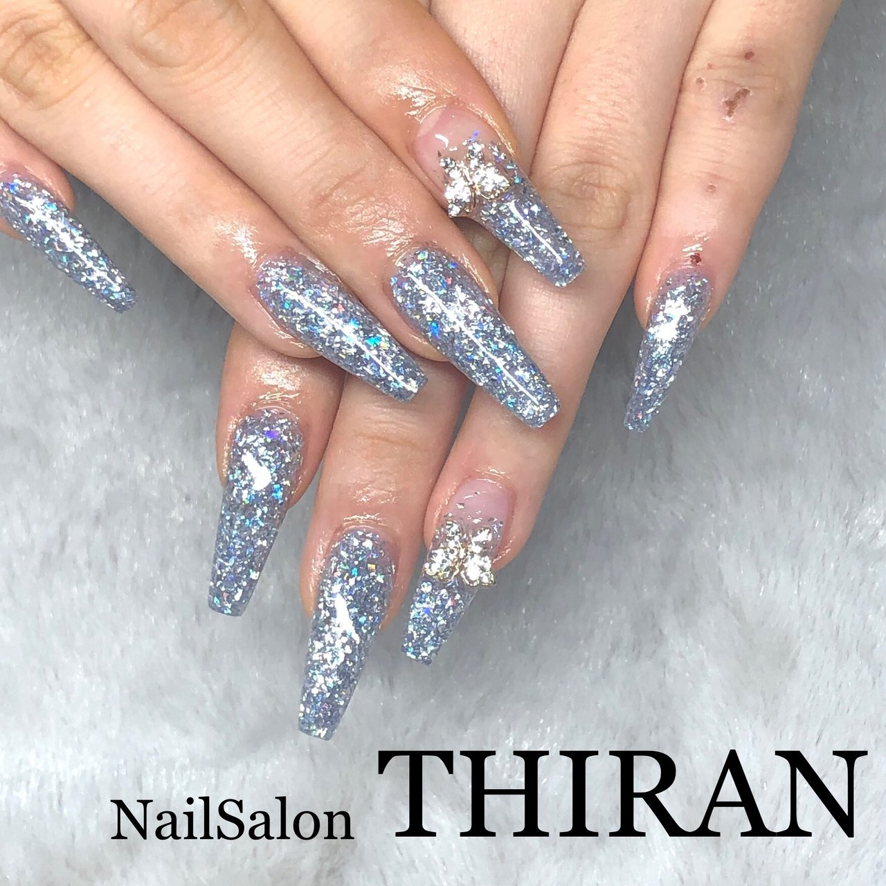 オールシーズン ハンド シンプル グラデーション ホログラム Nailsalon Thiranのネイルデザイン No ネイルブック