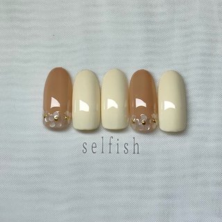. .
ジェル　アート2本付きコース¥6400💅
※有料パーツ別途料金
.
.
自爪に優しいパラジェルに変更＋¥500
.
ご新規様付替オフ無料✨
リピーター様4週間以内付替オフ無料✨
※4週間以上、別途¥1000円
.
.
ご予約・お問い合わせ
心よりお待ちしております🎶
.
▼▽▼▽▼▽▼▽▼▽▼▽▼▽▼▽▼▽▼▽▼▽▼▽▼▽▼▽▼▽▼
.
ホットペッパービューティーからもご予約受付中⭐️
.
■ネイルサロンselfish ■
電話 ⇒048-924-7810
LINE ⇒@186tfrab
.
▲△▲△▲△▲△▲△▲△▲△▲△▲△▲△▲△▲△▲△▲△▲△▲
＝＝＝＝＝＝＝＝＝＝＝＝＝＝＝＝＝＝＝＝＝＝＝＝＝＝
ネイルサロンselfish では新型コロナウィルス拡大防止の為、ご来店のお客様にはマスクの着用、手指消毒、検温、のご協力をお願い致します。
感染拡大、密、安全面等から
お子様連れのお客様はご入店を控えて頂いております。
ご理解ご協力のほどよろしくお願い致します。
＝＝＝＝＝＝＝＝＝＝＝＝＝＝＝＝＝＝＝＝＝＝＝＝＝＝


#春#春ネイル2021 #春ネイル #春ネイルデザイン #春ネイルデザイン2021﻿ #卒業式 #卒業式ネイル #卒業式ママネイル #卒園式ママネイル #入学式 #入学式ネイル #入学式ママネイル #入園式ママネイル #新社会人 #新社会人ネイル #ベージュ#ベージュ系ネイル#大人#大人上品ネイル #シンプルネイル#シンプルデザイン #春フラワー #春フラワーネイル #フラワーデザインネイル #ホログラムフラワー #ネイルサロンselfish#ネイルサロンselfish草加#草加ネイルサロン#草加ネイル#草加プライベートサロン #草加個室ネイルサロン#ネイリスト募集#ネイリスト求人#草加ネイリスト募集#草加ネイリスト求人 #春 #オールシーズン #オフィス #ハンド #シンプル #ホログラム #ワンカラー #フラワー #ミディアム #ベージュ #ジェルネイル #ネイルチップ #Nailsalon Selfish #ネイルブック