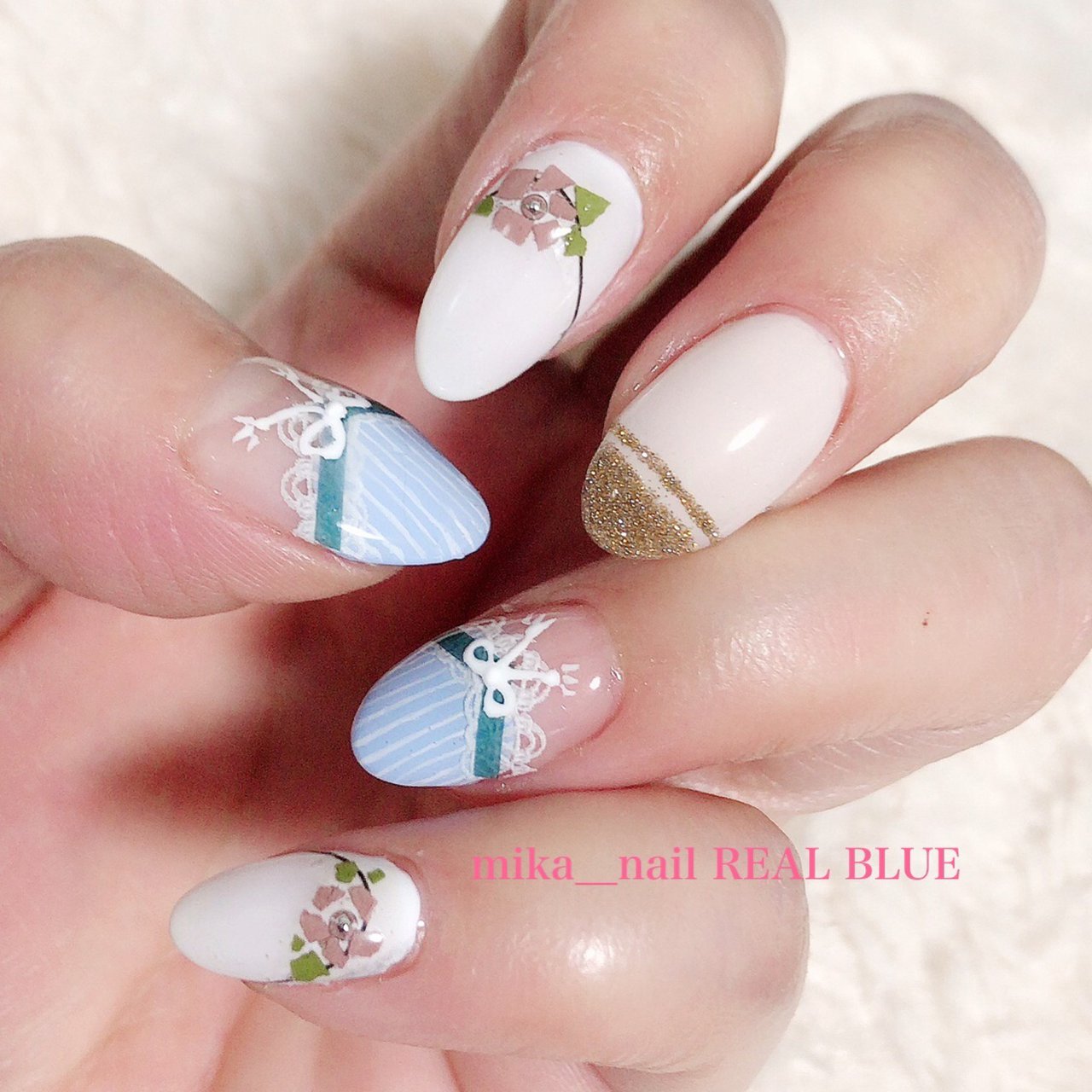 オールシーズン ハンド 変形フレンチ ストライプ リボン Real Blue Mika Nailのネイルデザイン No ネイル ブック