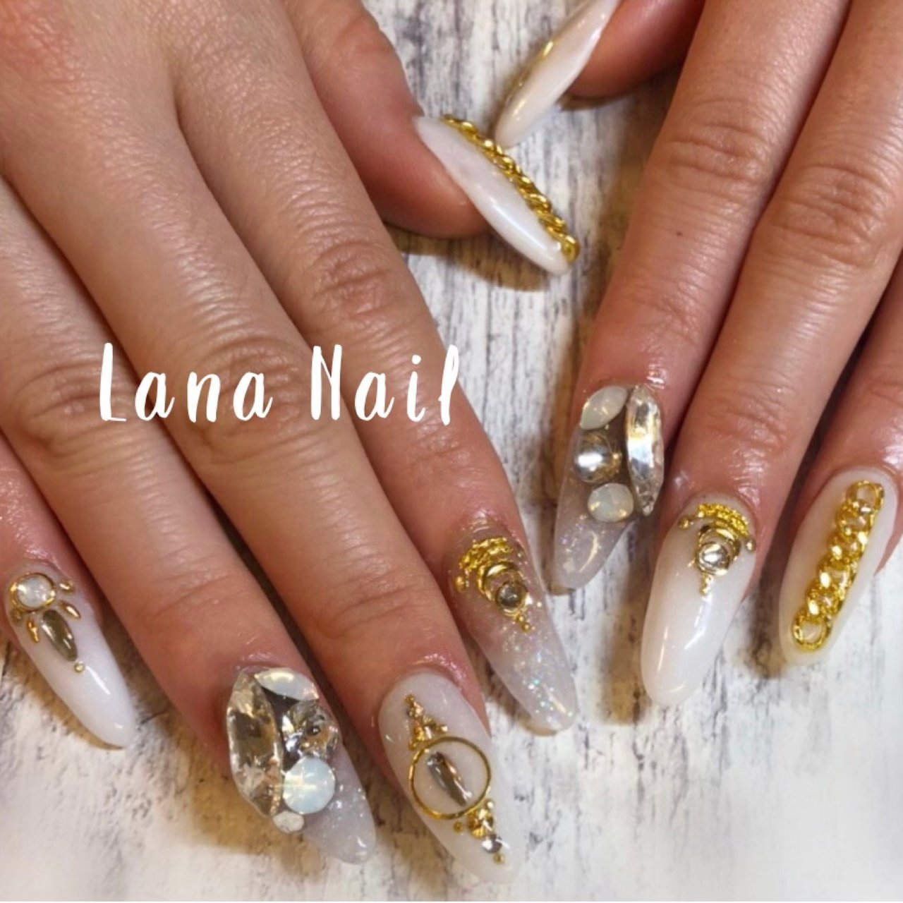 ホワイト ゴールド お客様 Lana Nailのネイルデザイン No ネイルブック