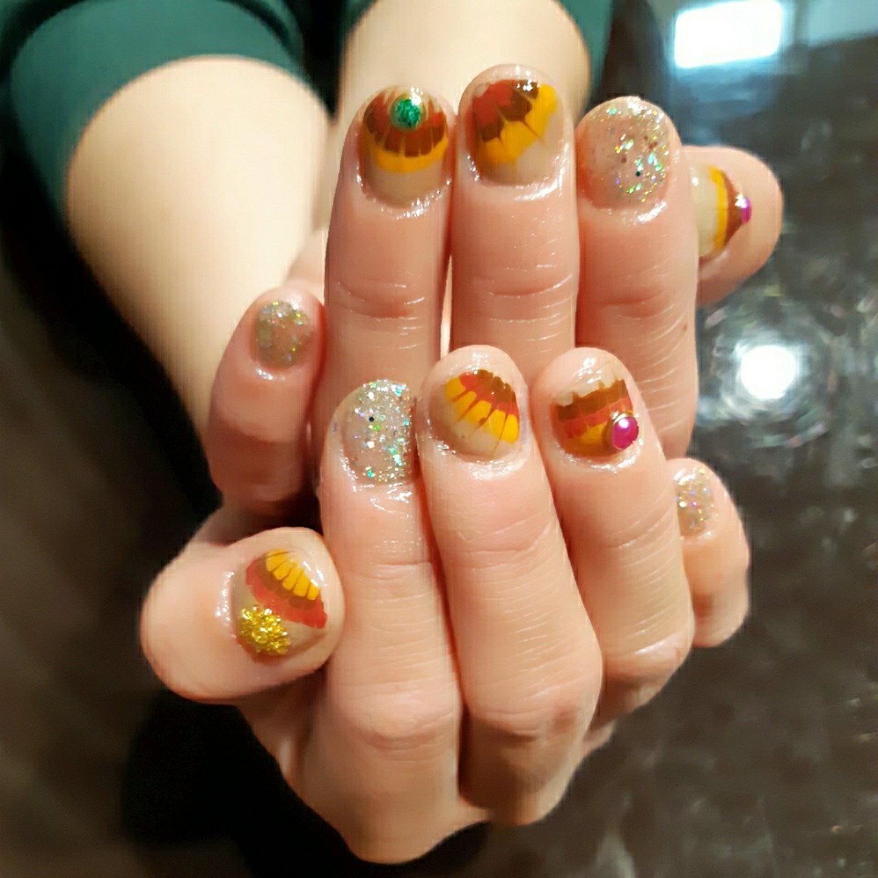 ハンド ピーコック ジェルネイル ネイルモデル Hachimitsuのネイルデザイン No ネイルブック
