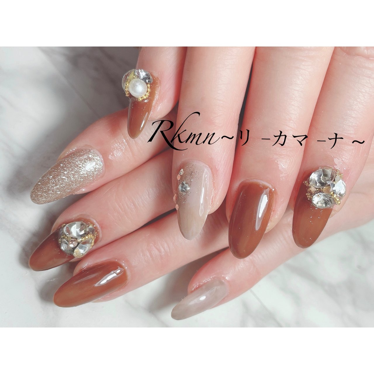 オールシーズン ハンド ラメ ビジュー ロング Rkmn リ カ マ ナ のネイルデザイン No ネイルブック