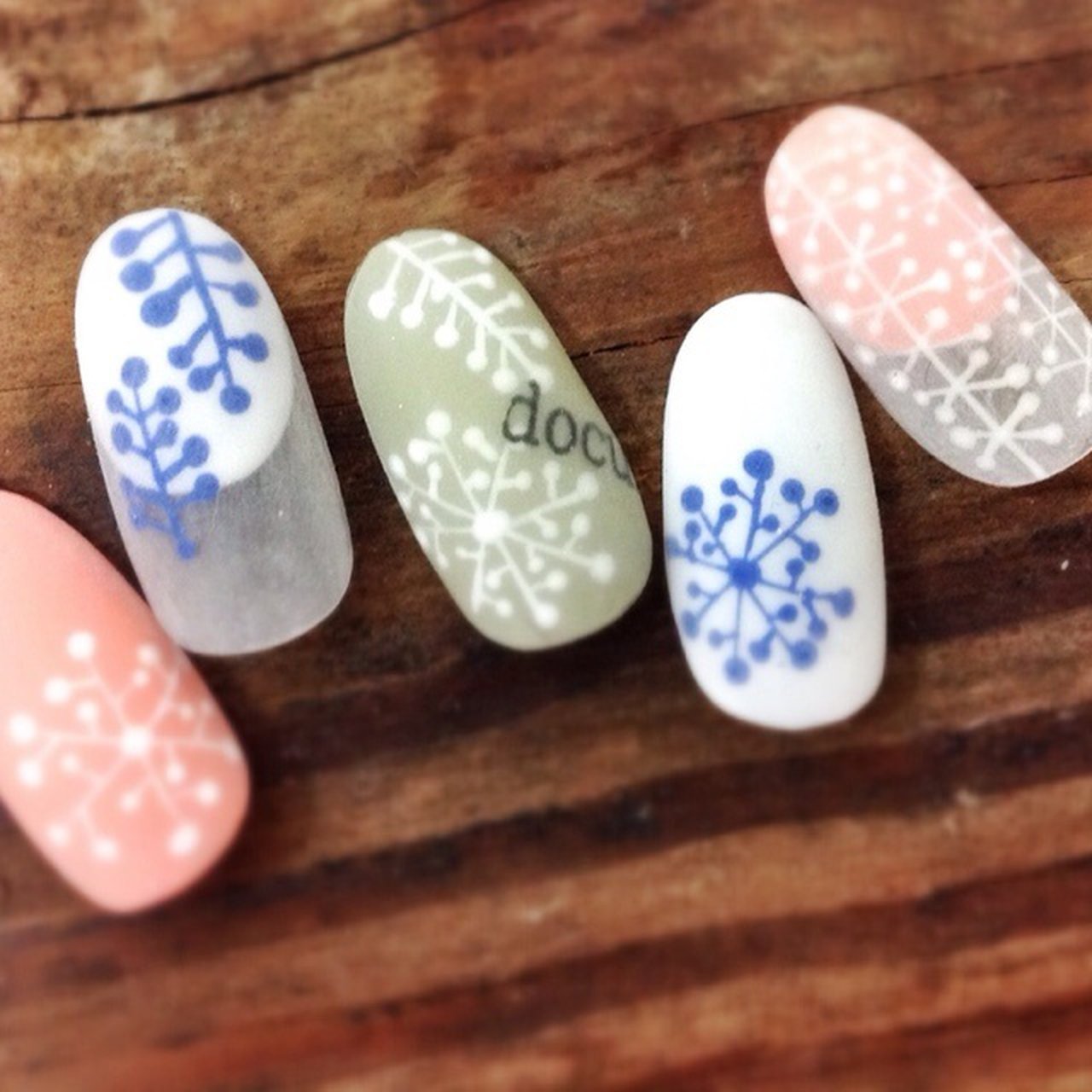 秋 冬 オフィス ハンド ノルディック Nailateliercoconのネイルデザイン No ネイルブック