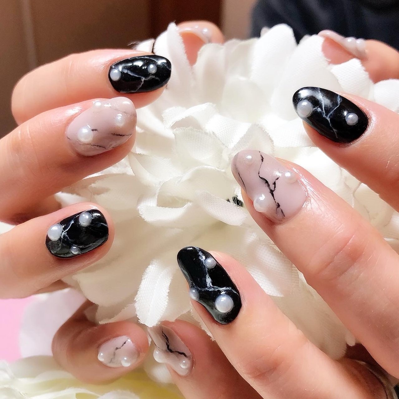 オールシーズン ハンド ワンカラー パール 大理石 Nail Room Souvenirのネイルデザイン No ネイルブック