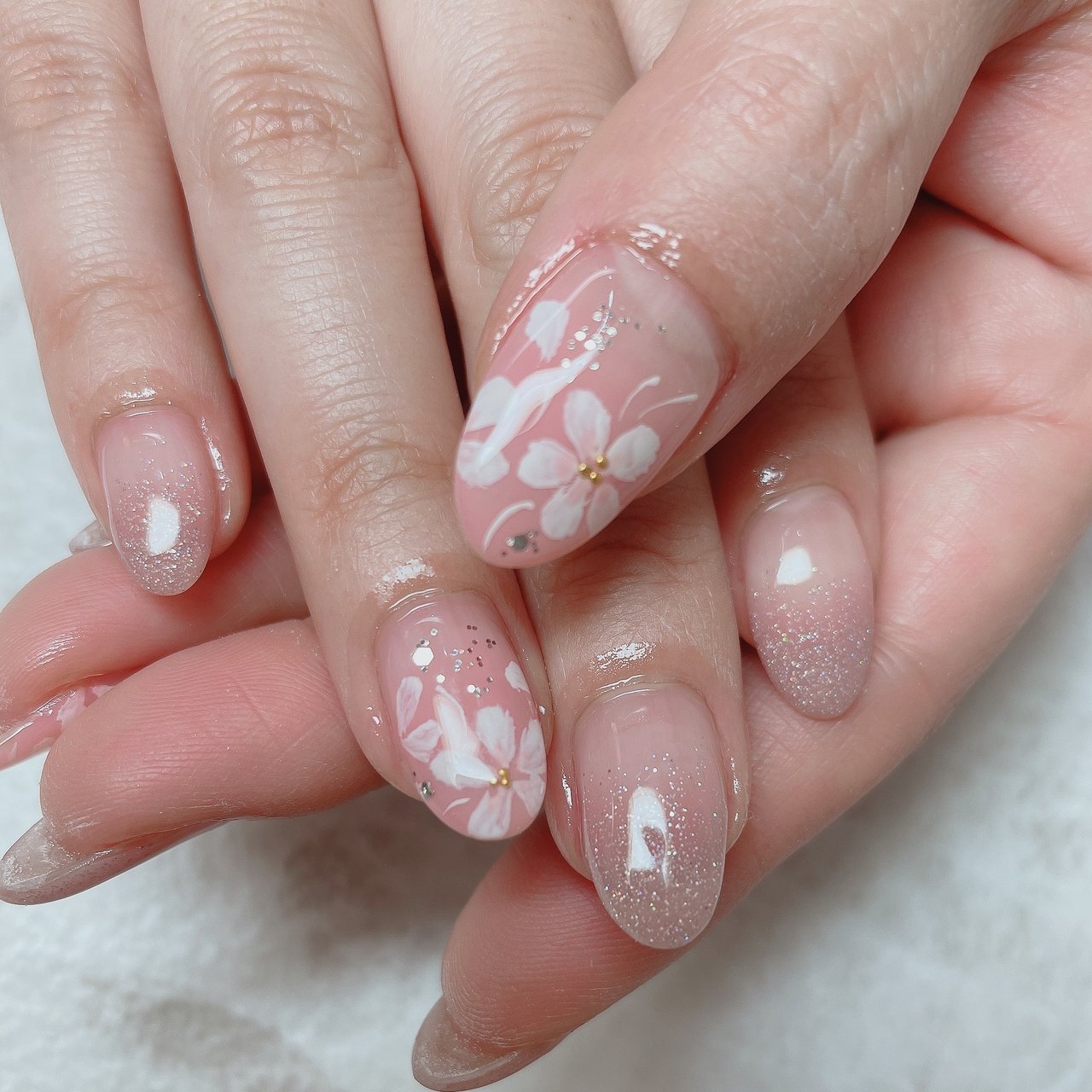 オールシーズン 入学式 ブライダル ハンド グラデーション Salondsのネイルデザイン No ネイルブック