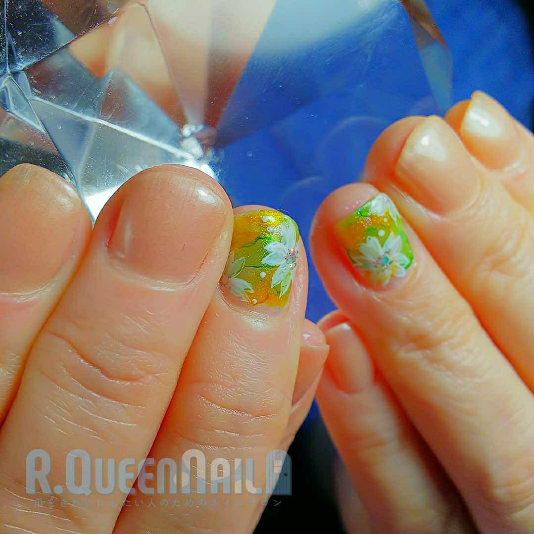 ハンド シンプル ワンカラー フラワー ベージュ 今村しほり 千葉 R Queennailのネイルデザイン No ネイル ブック