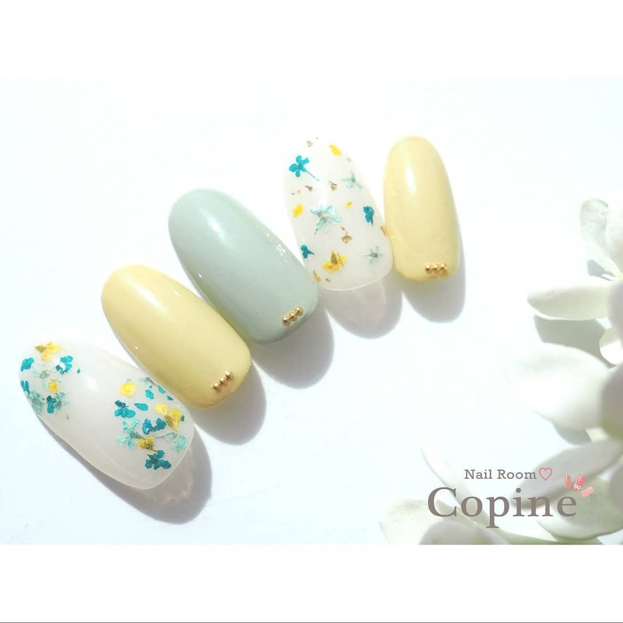 春 シンプル ワンカラー 押し花 ミディアム Nail Room Copineのネイルデザイン No ネイルブック